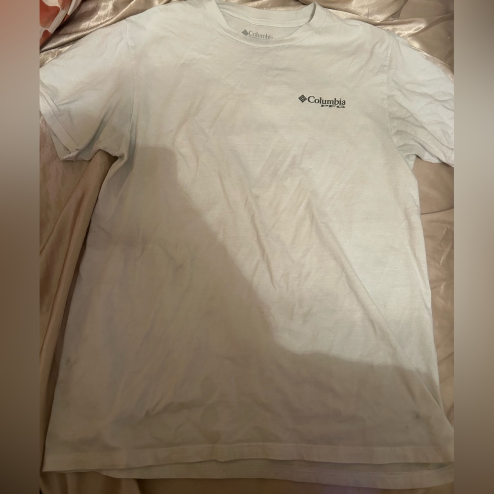 Men’s medium Columbia Classic White Tee